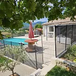 Hébergement de vacances Maison Avec Piscine *
